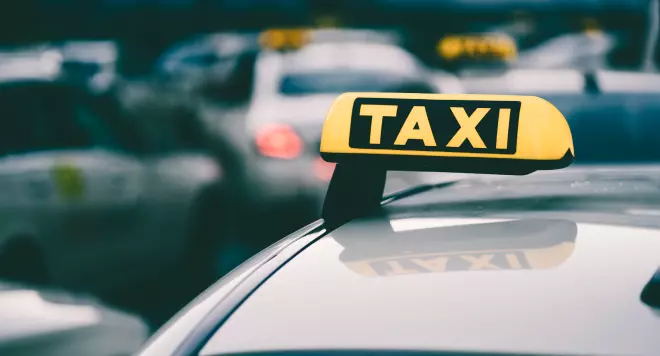 PKD a działalność taksówkarska – zwróć uwagę na prawidłową stawkę ryczałtu oraz VAT 