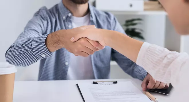 Ogłoszenie o pracę – co powinno zawierać a czego unikać?