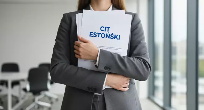 Kobieta z dokumentami dotyczącymi CITu Estońskiego